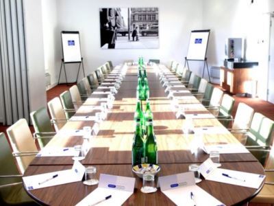 Hotel Express & By Ihg